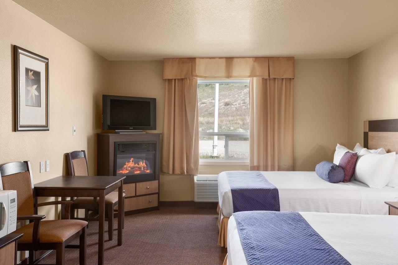 Grande Cache Inn & Suites Exterior foto